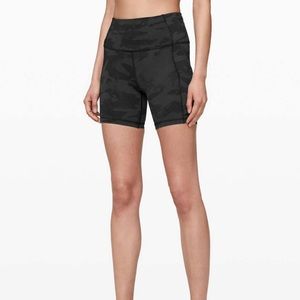 Fast And Free Short 6” by Lululemon EUC SZ 4 CAMO